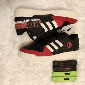 New youth 6.5 Adidas Deadpool $ wolverine